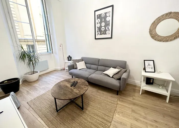 Sublime Appartement 2 Pieces Au Coeur De La Vieille Ville